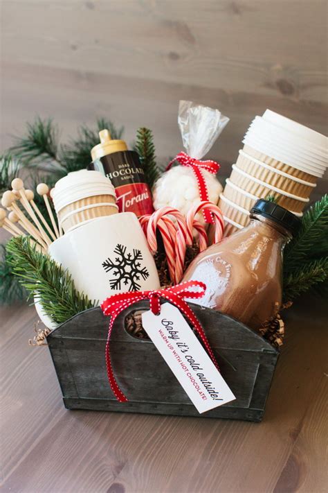 DIY Holiday Gift Basket Ideas