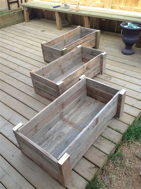 DIY Pallet Planter Boxes