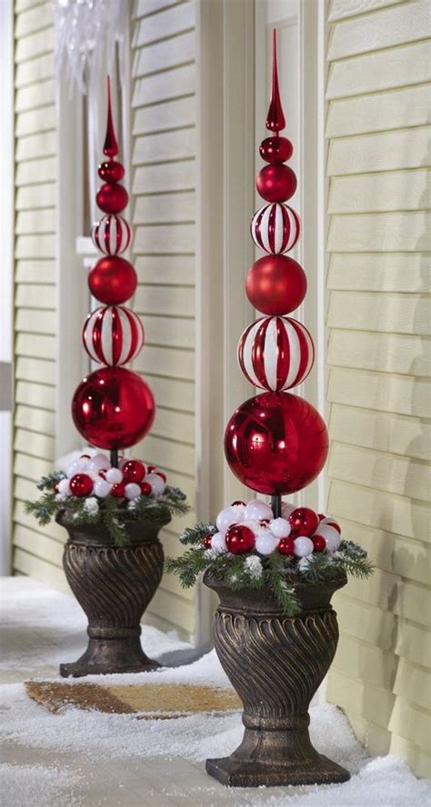 DIY Simple Outdoor Christmas Decorations