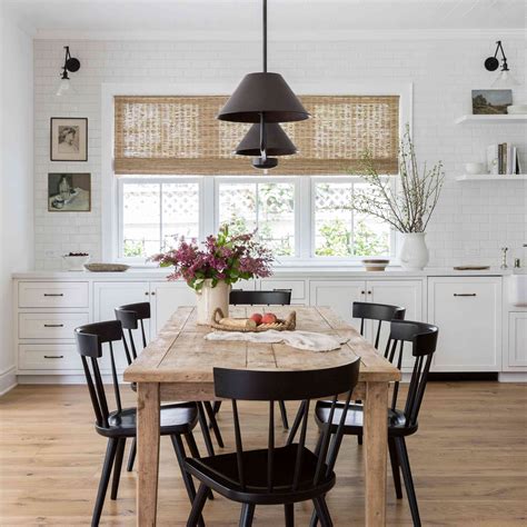 Decorating Farmhouse Dining Rooms