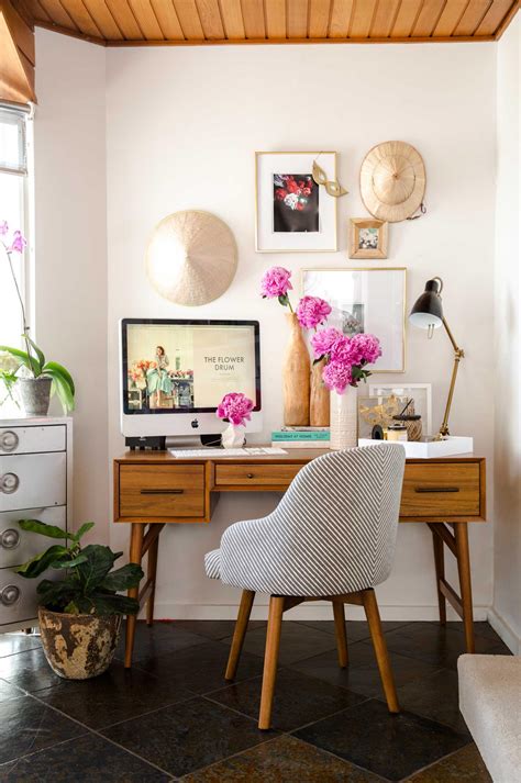 Decorating Home Office Space