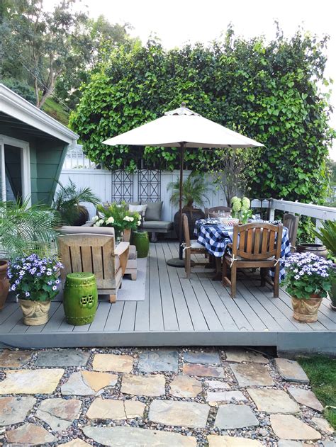 Decorating Ideas for Outdoor Deck