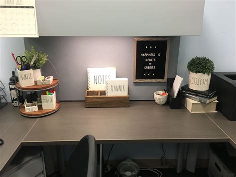 Decorating Office Desk