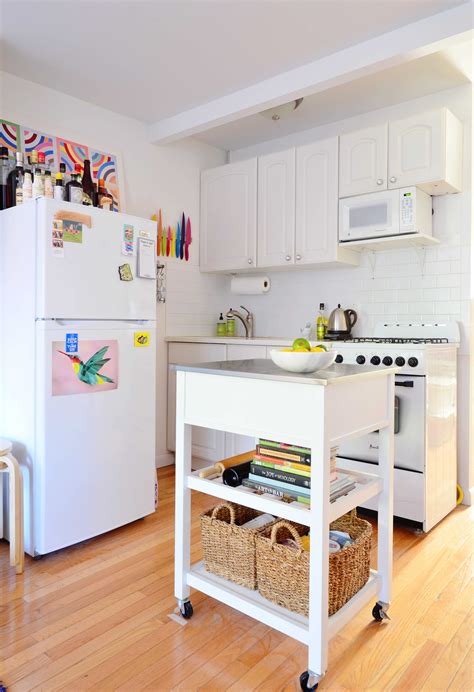 Decorating Small Apartment Kitchens