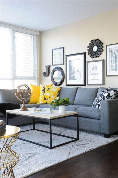 Decorating a Small Living Room Ideas