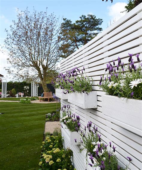 Decorative Garden Fence Ideas