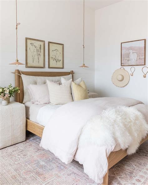 Easy DIY Bedroom Decorating Ideas