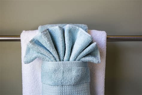 Elegant Bathroom Towel Display Ideas
