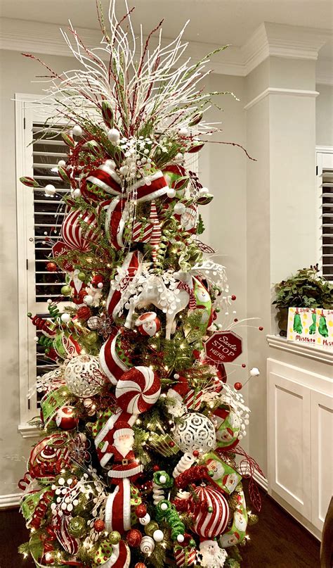 Elegant Christmas Tree Theme
