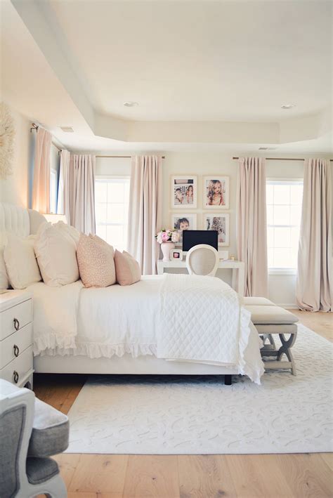Elegant White Bedrooms
