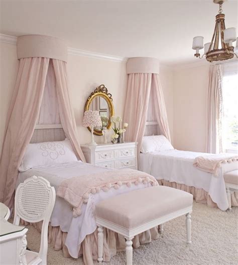 Girls Room Ideas with Twin Beds