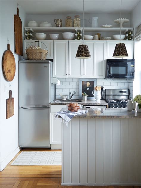 How to Decorate Small Kitchen