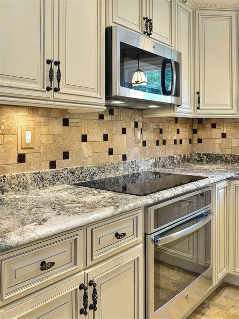 Kitchen Granite and Backsplash Ideas