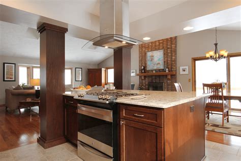 Kitchen Island with Cooktop and Seating