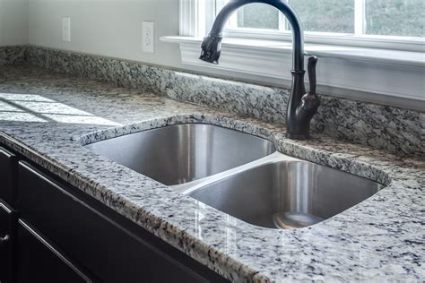 Kitchen Sinks and Countertops
