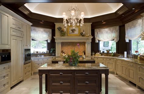Luxury Traditional Kitchens