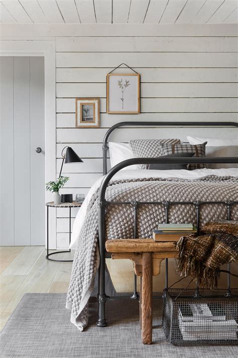Modern Country Bedroom Decor