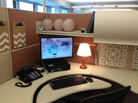 Office Cubicle Work Desk Decor Ideas
