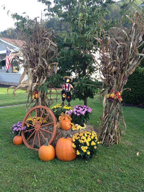 Outdoor Fall Yard Decorations