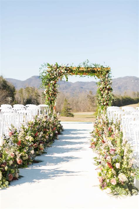 Outdoor Rustic Wedding Aisle Decorations