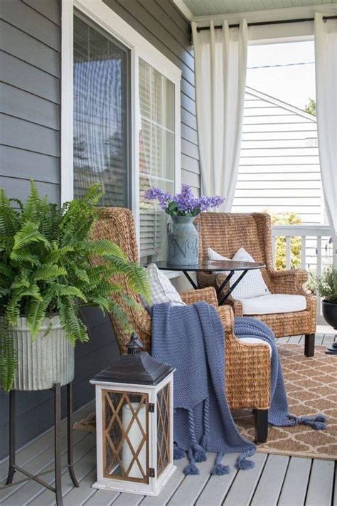 Porch Decorating On a Budget