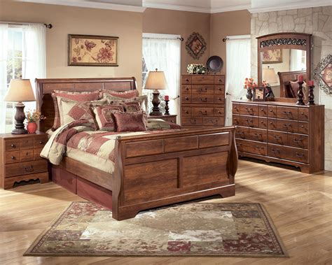 Queen Bedroom Set Ashley Furniture