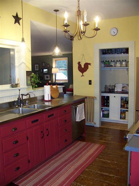 Red Farmhouse Kitchen Decor