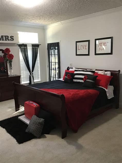 Red and Black Bedroom Decor