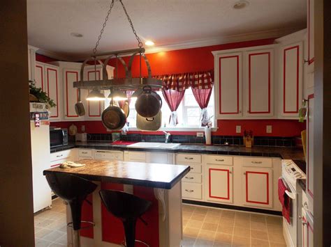Retro Red Black and White Kitchens