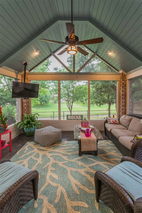 Screened Porch Decorating