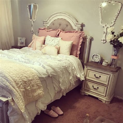 Shabby Chic Bedroom Sets
