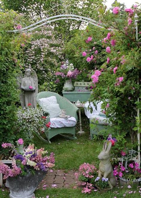 Shabby Chic Garden Style