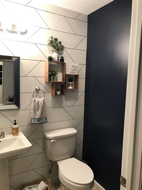 Small Bathroom Accent Wall
