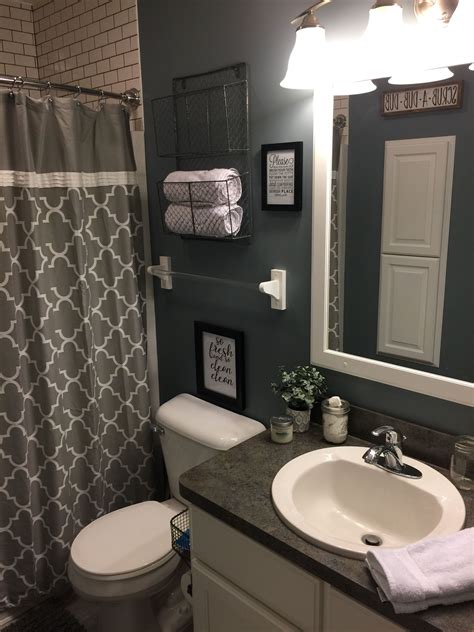 Small Bathroom Makeover Colors