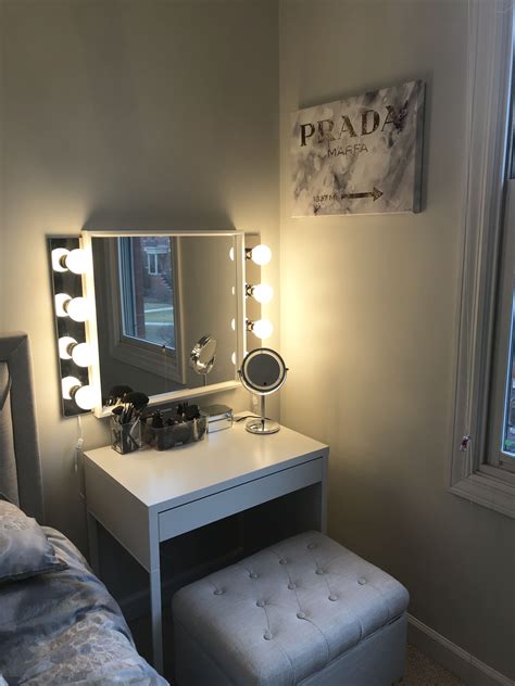 Small Bedroom Vanity