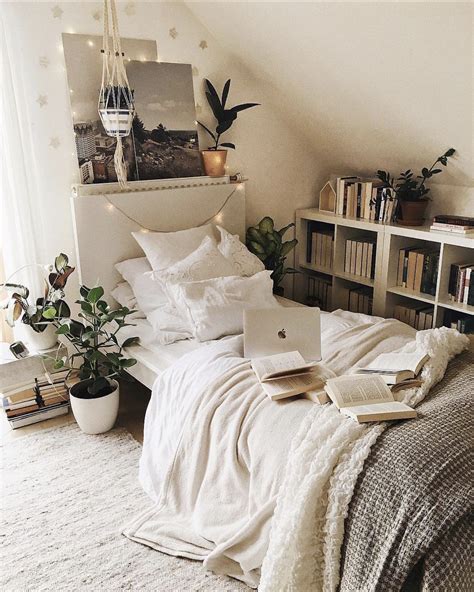 Small Cozy Bedroom Aesthetic