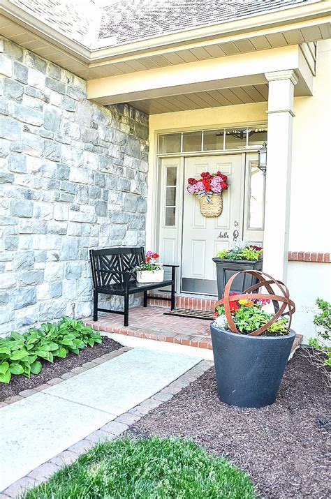 Small Front Porch Decorating Ideas for Summer