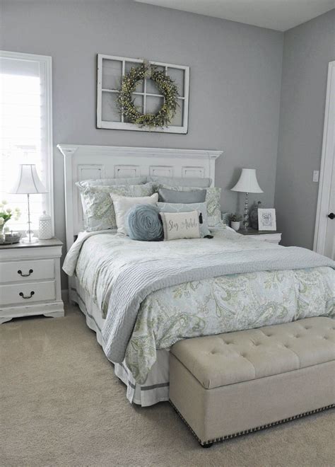 Small Guest Bedroom