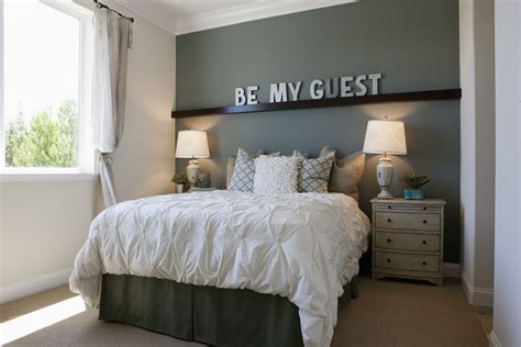 Small Guest Bedroom Design
