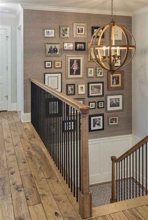 Stairway Wall Decorating Ideas