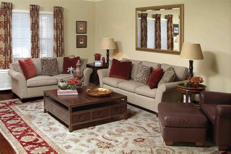 Traditional Casual Living Room