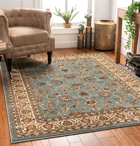 Traditional Dining Room Rug