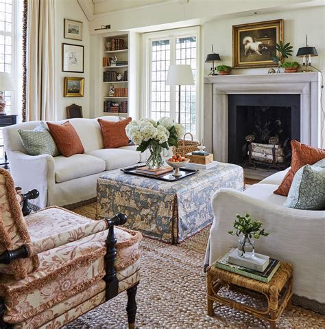 Traditional Living Room Interior Decorating