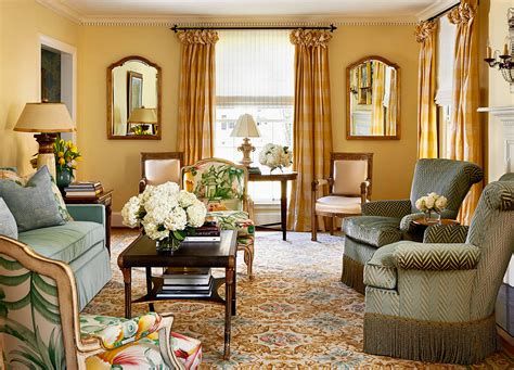 Traditional Style Living Rooms