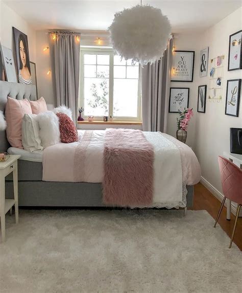 Trendy Bedroom Decorations