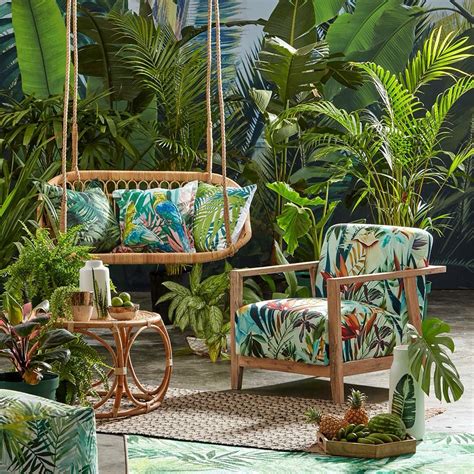 Tropical Outdoor Decorating Ideas