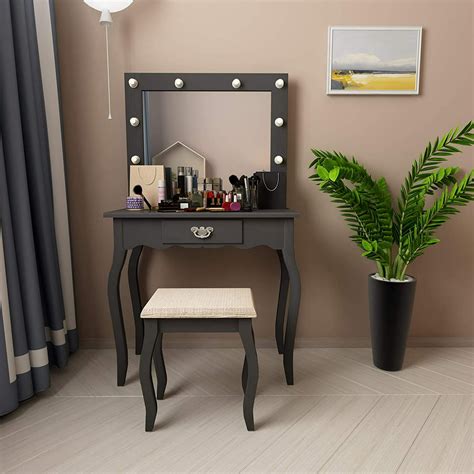 Vanity Tables for the Bedroom