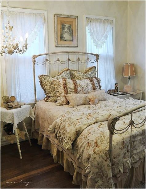 Vintage Romantic Bedrooms