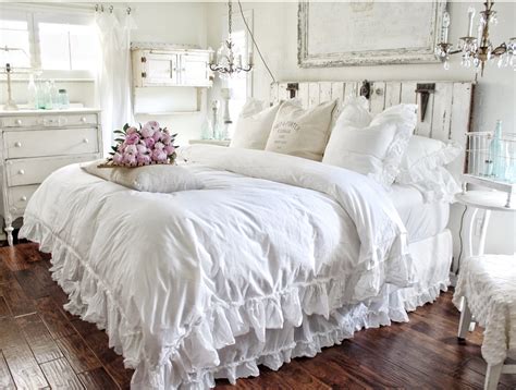 White Shabby Chic Bedroom