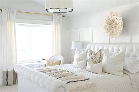 White Wall Bedroom Decorating Ideas